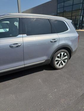 Everlasting Silver 2022 Kia Telluride S