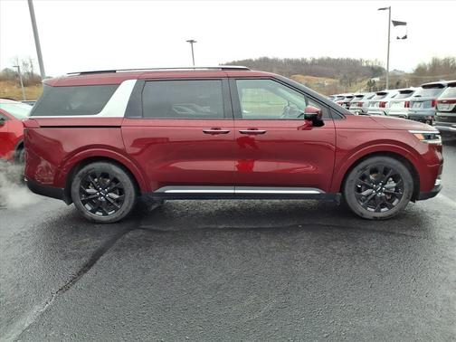 2024 Kia Carnival SX