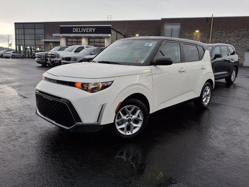 Clear White/Black Roof 2025 Kia Soul S