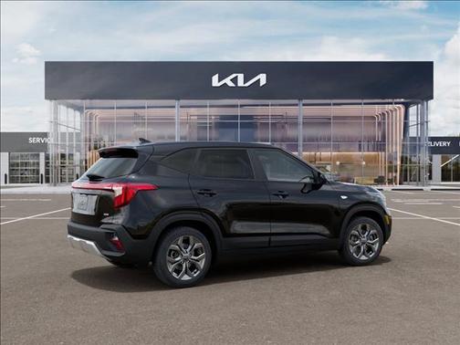 Fusion Black 2026 Kia Seltos LX