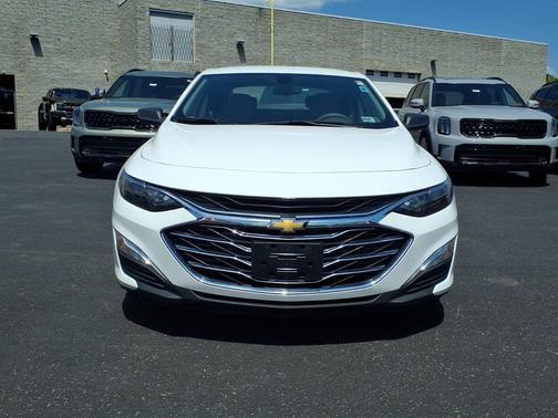 Summit White 2019 Chevrolet Malibu 1LS