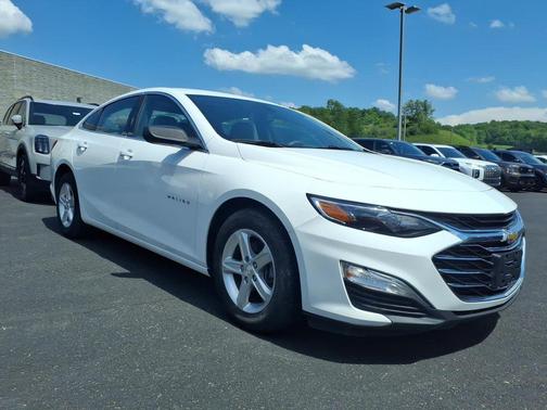 Summit White 2019 Chevrolet Malibu 1LS