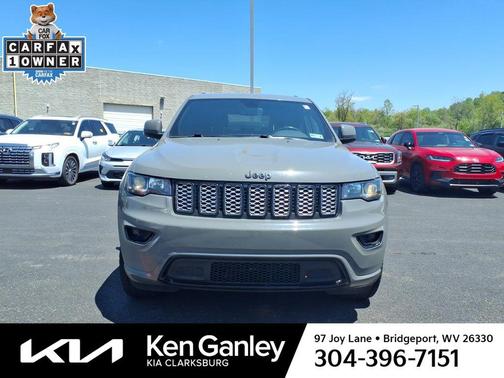 Sting-Gray Clearcoat 2020 Jeep Grand Cherokee Altitude