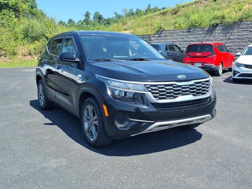 Cherry Black 2021 Kia Seltos LX