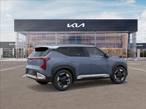 Pale Gray 2027 Kia Seltos S
