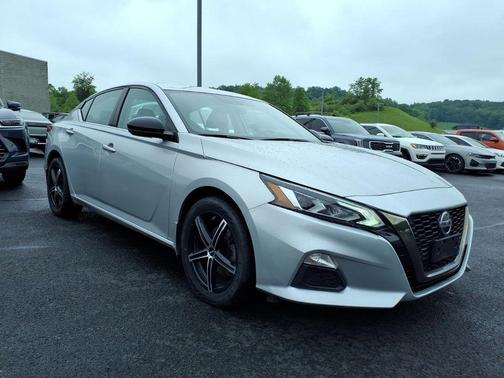Brilliant Silver Metallic 2019 Nissan Altima 2.5 SR