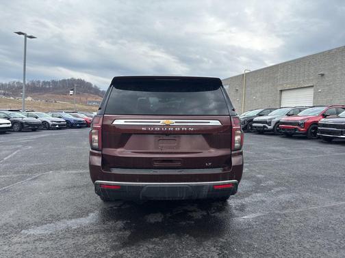 2022 Chevrolet Suburban LT
