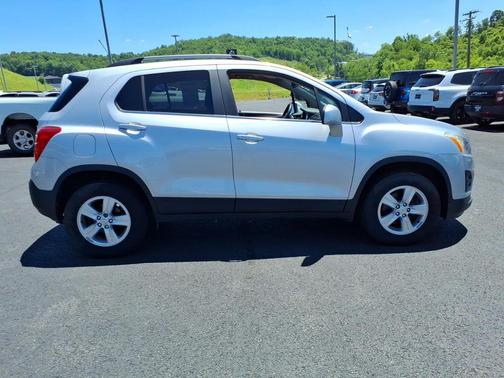 Silver Ice Metallic 2016 Chevrolet Trax LT