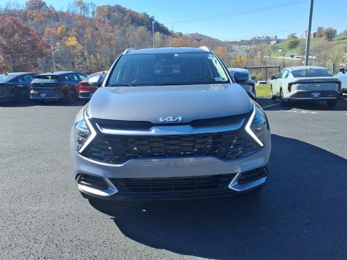 Everlasting Silver 2025 Kia Sportage EX