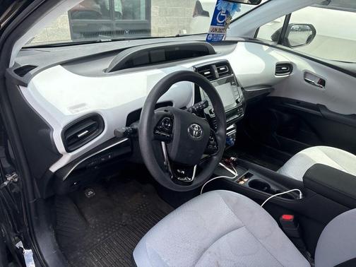 Midnight Black Metallic 2022 Toyota Prius LE