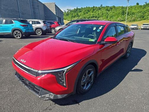 Currant Red 2025 Kia K4 LXS