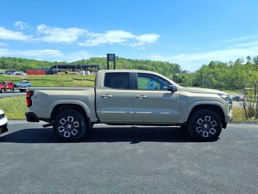 Sand Dune Metallic 2023 Chevrolet Colorado Z71