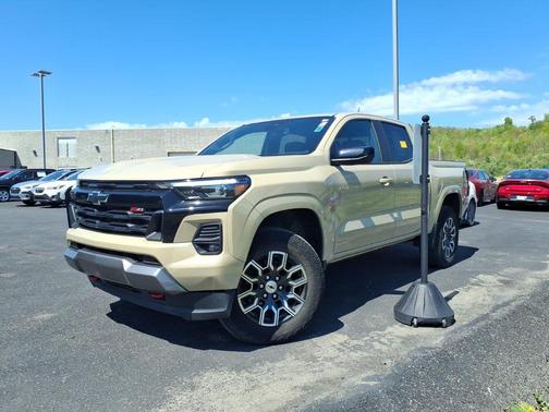Sand Dune Metallic 2023 Chevrolet Colorado Z71