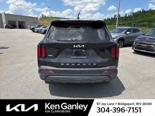 2022 Kia Sorento LX