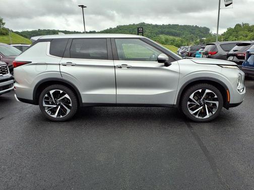 Alloy Silver Metallic 2022 Mitsubishi Outlander SE S-AWC