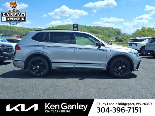 Pyrite Silver Metallic 2023 Volkswagen Tiguan 2.0T SE R-Line Black