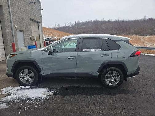 2023 Toyota RAV4 Hybrid XLE