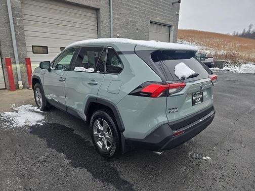 2023 Toyota RAV4 Hybrid XLE