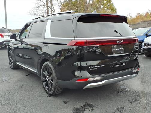 2022 Kia Carnival SX