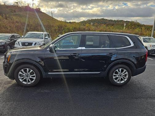 2022 Kia Telluride LX