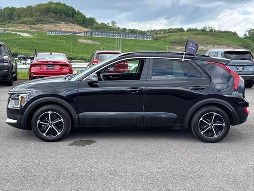 2023 Kia Niro LX