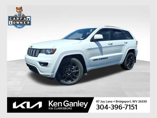 Bright White Clearcoat 2022 Jeep Grand Cherokee Laredo
