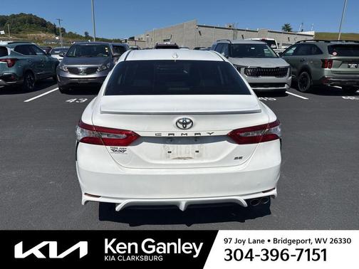 2020 Toyota Camry SE