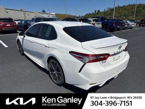 2020 Toyota Camry SE
