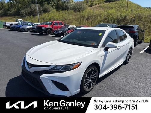 2020 Toyota Camry SE