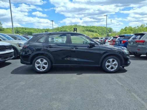 Crystal Black Pearl 2023 Honda HR-V LX