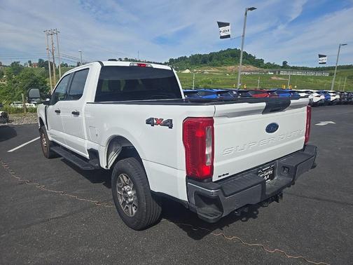 Oxford White 2025 Ford F-250 XLT