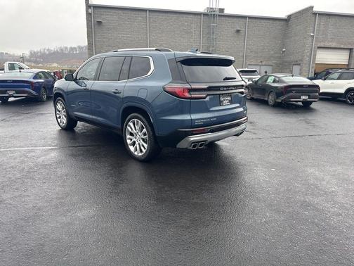 2024 GMC Acadia Denali