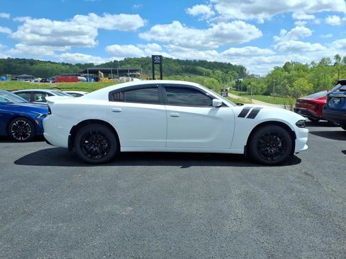 White Knuckle Clearcoat 2022 Dodge Charger SXT