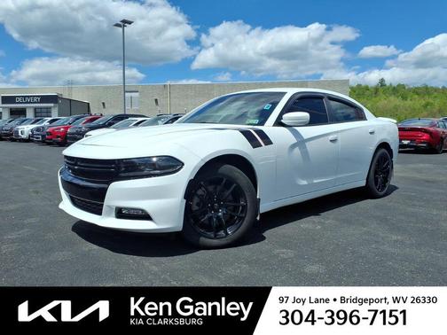 White Knuckle Clearcoat 2022 Dodge Charger SXT