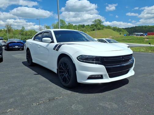 White Knuckle Clearcoat 2022 Dodge Charger SXT