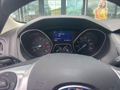 Oxford White 2014 Ford Focus SE