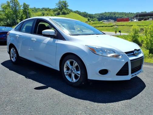 Oxford White 2014 Ford Focus SE