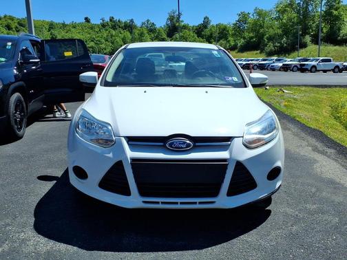 Oxford White 2014 Ford Focus SE