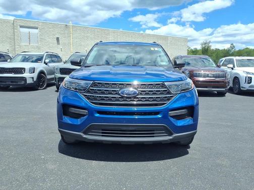 Blue 2022 Ford Explorer XLT