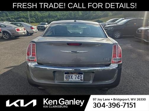 2011 Chrysler 300C Base