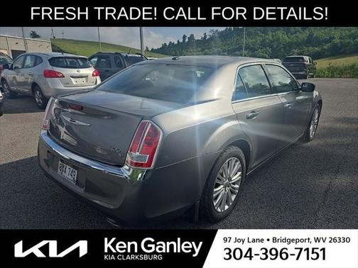 2011 Chrysler 300C Base