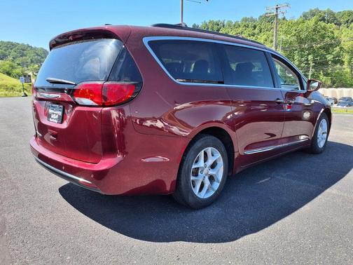 Velvet Red Pearlcoat 2017 Chrysler Pacifica Touring-L