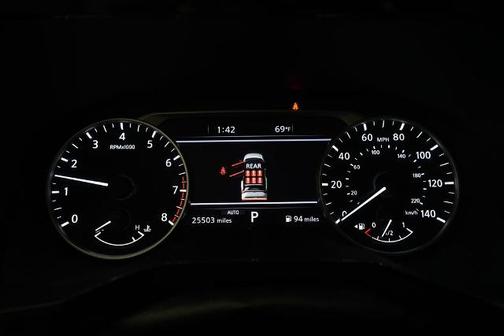 2024 Nissan Pathfinder SL