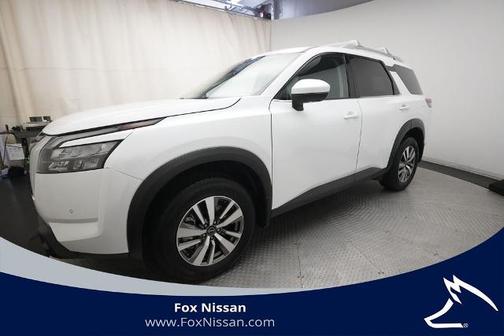 Pearl 2025 Nissan Pathfinder SL