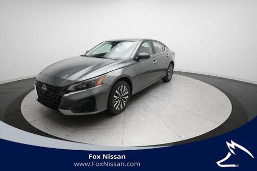 Gun Metallic 2025 Nissan Altima SV