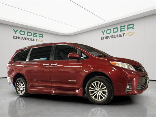 2020 Toyota Sienna XLE