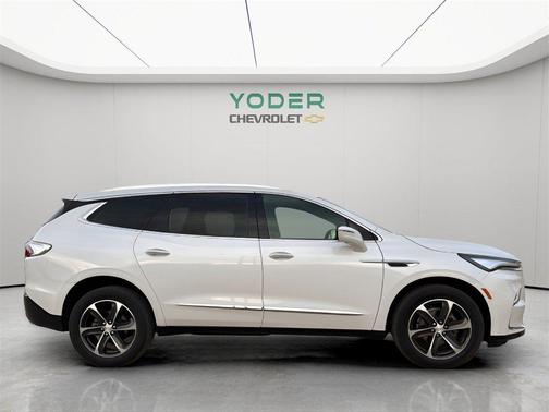 2022 Buick Enclave Essence