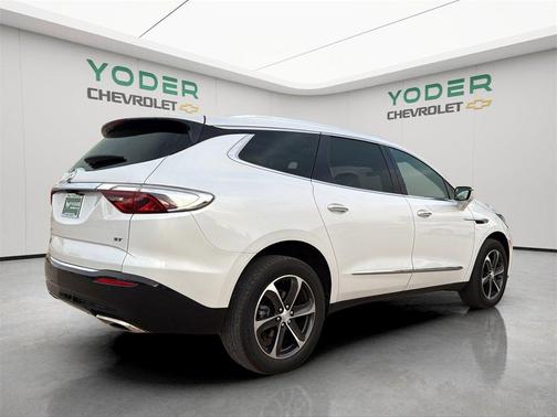 2022 Buick Enclave Essence