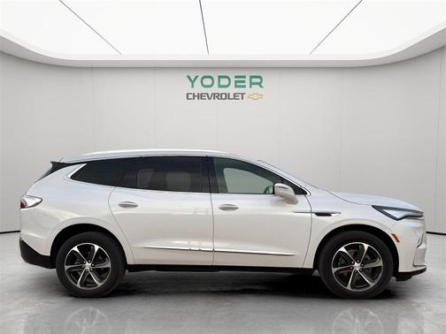 2022 Buick Enclave Essence