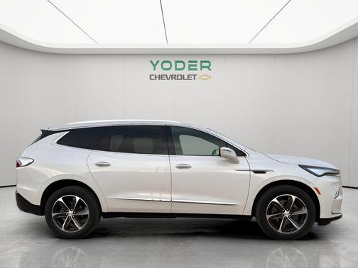 2022 Buick Enclave Essence